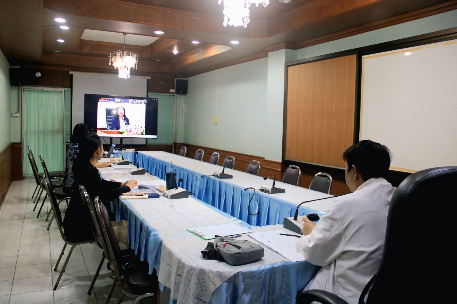 สพป.ฉะเชิงเทรา เขต 1 ร่วมการประชุมสัมมนาการให้กู้ยืมเงินทุนหมุนเวียนเพื่อแก้ไขปัญหาหนี้สินข้าราชการครู