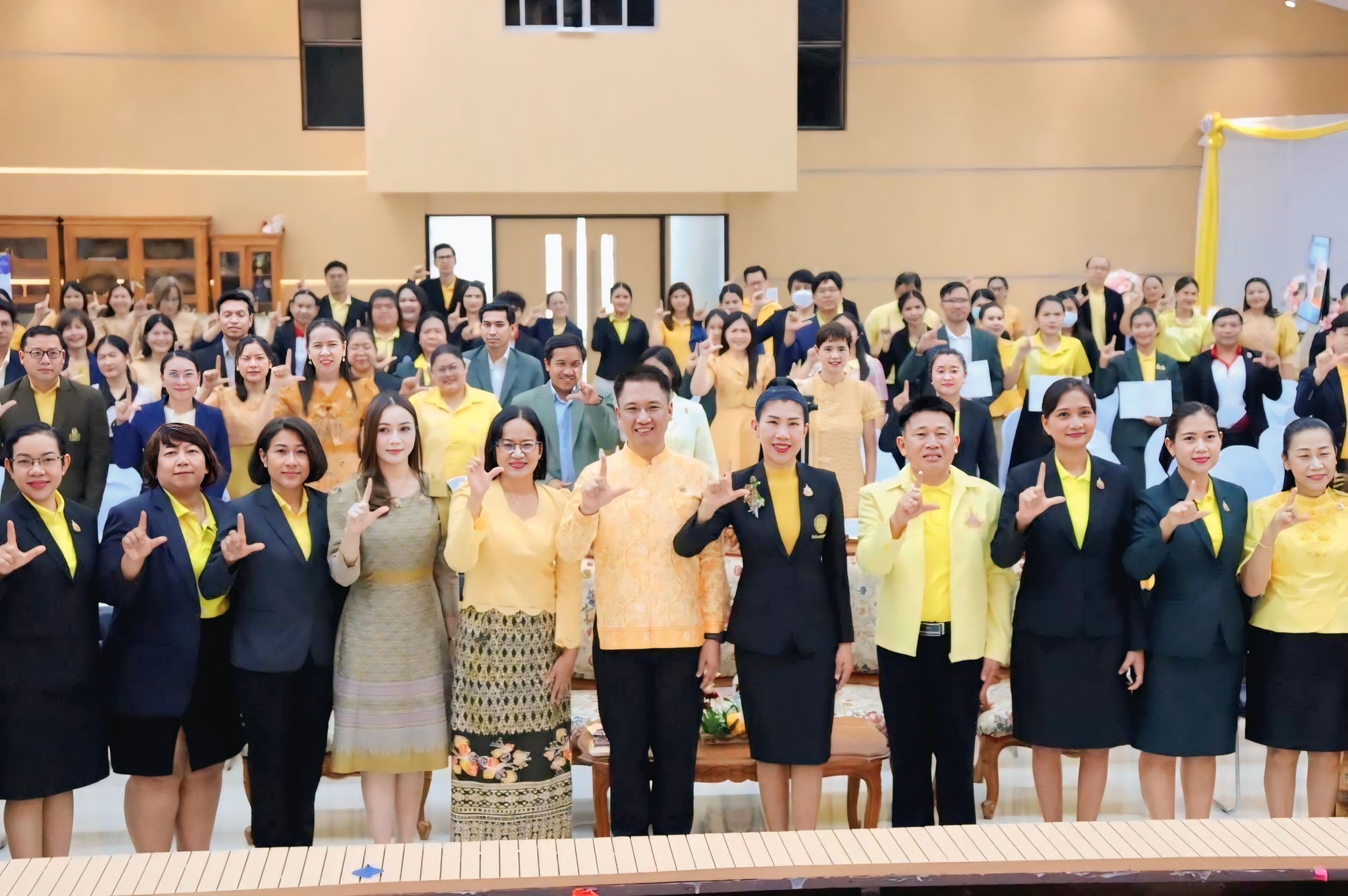 สพป.ฉะเชิงเทรา เขต 1 ร่วมเป็นเกียรติและรับมอบเกียรติบัตรในงานมหกรรมวิชาการ "นวัตกรรมการศึกษาก้าวล้ำ Soft Power - STEM - Credit Bank Chachoengsao Smart Education สู่เมืองอัจฉริยะ EEC)