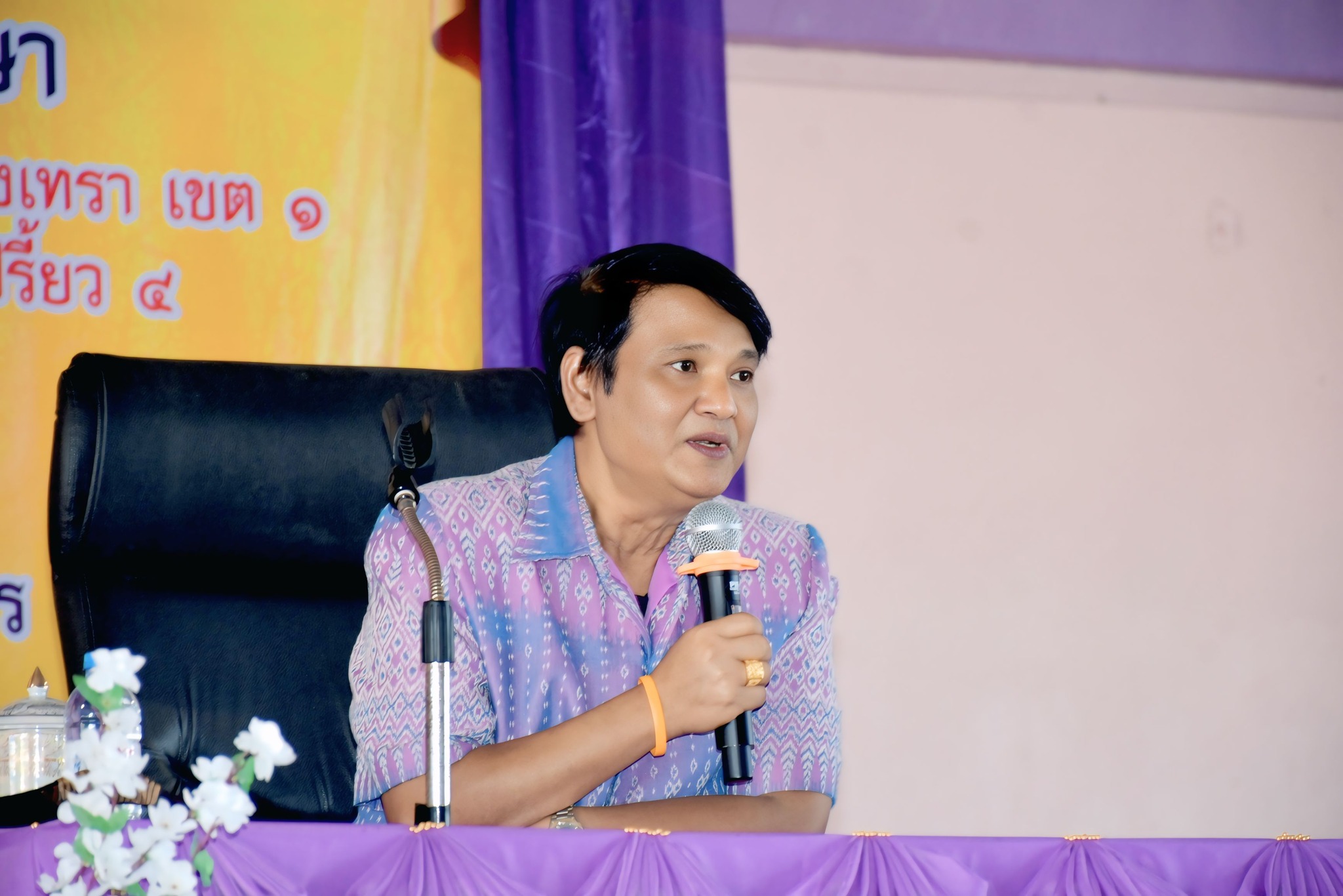 ผอ.สพป.ฉะเชิงเทรา เขต 1 ลงพื้นที่พบปะครูและบุคลากรทางการศึกษา กลุ่มเครือข่ายพัฒนาคุณภาพการศึกษาบางน้ำเปรี้ยว 4 ในโครงการ "ผอ.เขต พบเพื่อนครู"