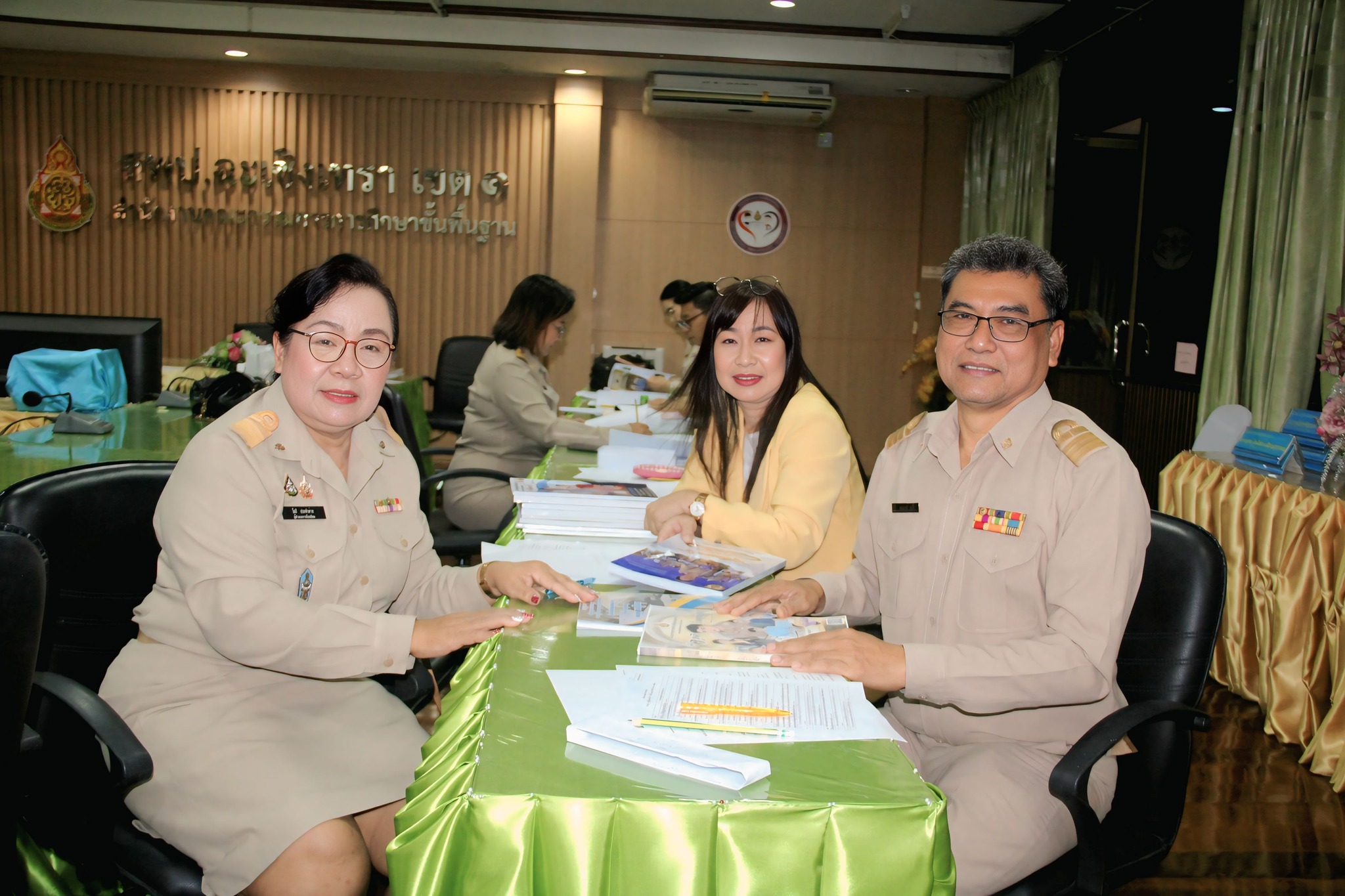 สพป.ฉะเชิงเทรา เขต 1 ประชุมคณะกรรมการคัดเลือกรางวัล "ครูดีในดวงใจ" ครั้งที่ 23 ประจำปี พ.ศ. 2569 ระดับอำเภอ ครั้งที่ 1 / 2568 