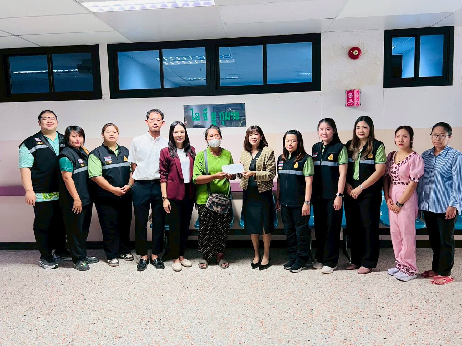 สพป.ฉะเชิงเทรา เขต 1 รุดเยี่ยมติดตามอาการ ด.ช.นที  รอเซ็น นักเรียนในสังกัดที่ได้บาดเจ็บเนื่องจากประสบอุบัติเหตุ