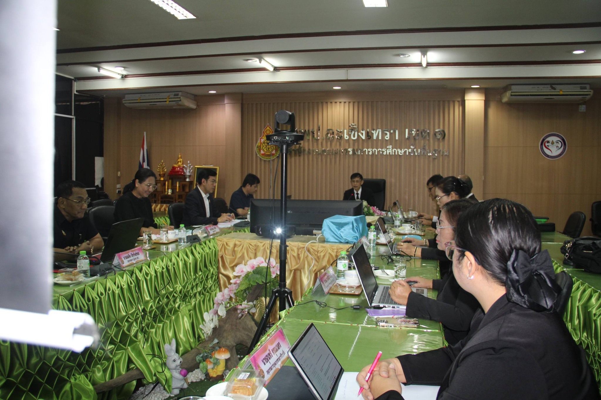สพป.ฉะเชิงเทรา เขต 1 จัดการประชุม อ.ก.ค.ศ. เขตพื้นที่การศึกษา ณ ห้องประชุมแปดริ้ว สพป.ฉะเชิงเทรา เขต 1