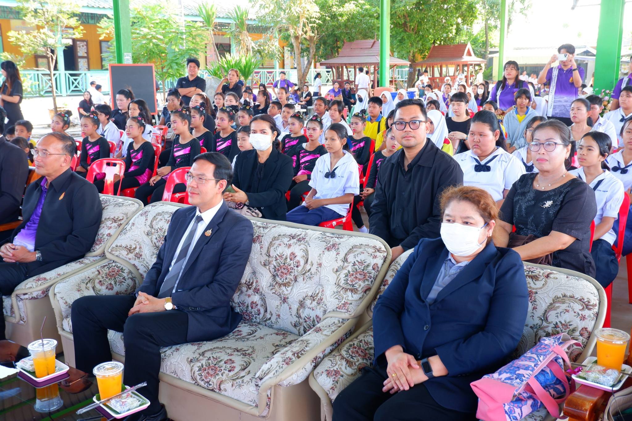 นายจักรรินทร์ แจ่มใส รอง ผอ.สพป.ฉะเชิงเทรา เขต 1 เป็นประธานเปิดงาน "ศิลปหัตถกรรมนักเรียน" กลุ่มเครือข่ายพัฒนาคุณภาพการศึกษาบ้านโพธิ์ 1