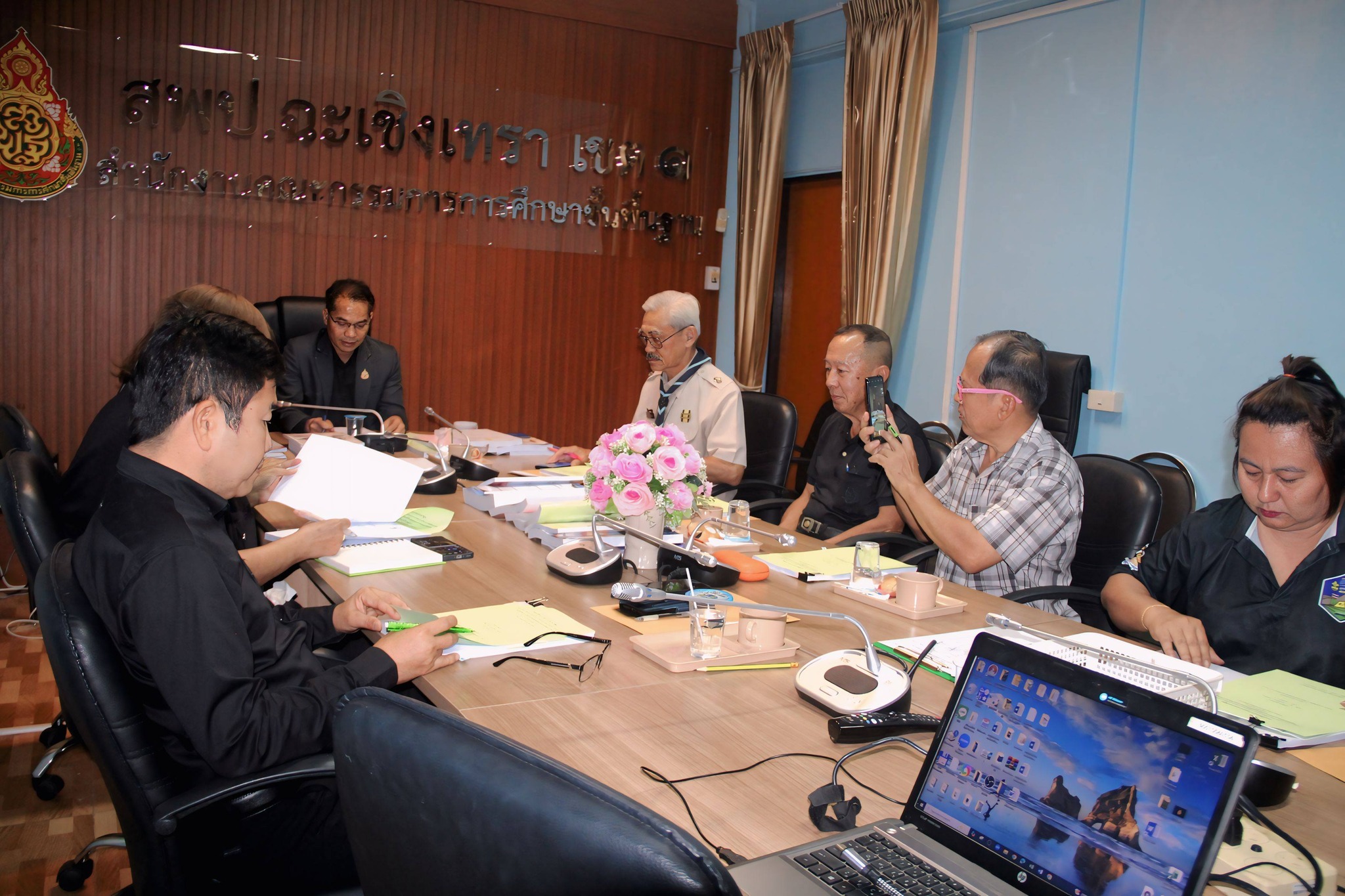 สพป.ฉะเชิงเทรา เขต 1 จัดประชุมกลั่นกรองตรวจคุณสมบัติขอเหรียญลูกเสือสดุดี ประจำปี 2568