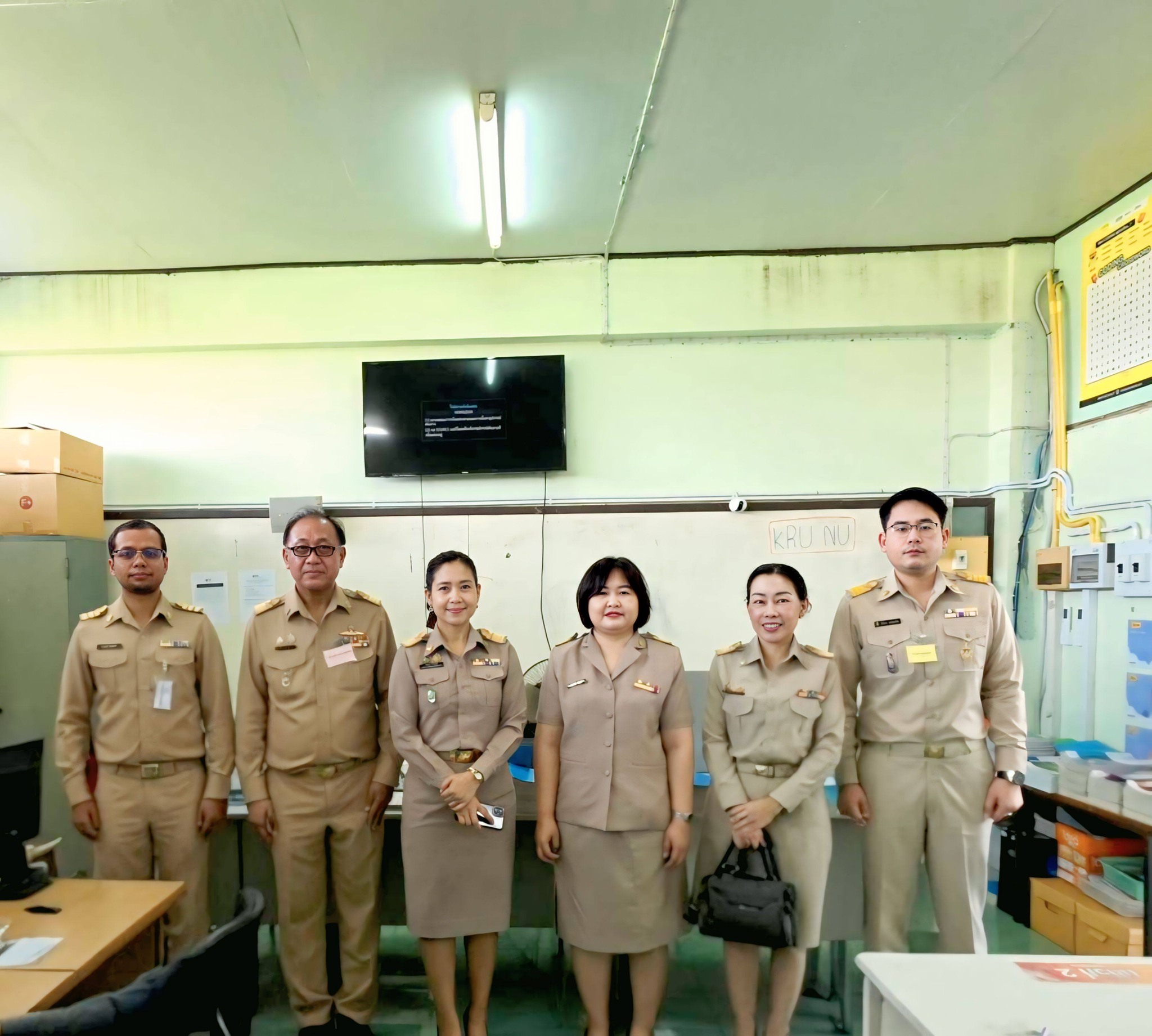 ดร.ปวีณา นราพงษ์ รอง ผอ.สพป.ฉะเชิงเทรา เขต 1 ลงพื้นที่ตรวจเยี่ยมสนามสอบ O-NET สำหรับชั้นมัธยมศึกษาปีที่ 3