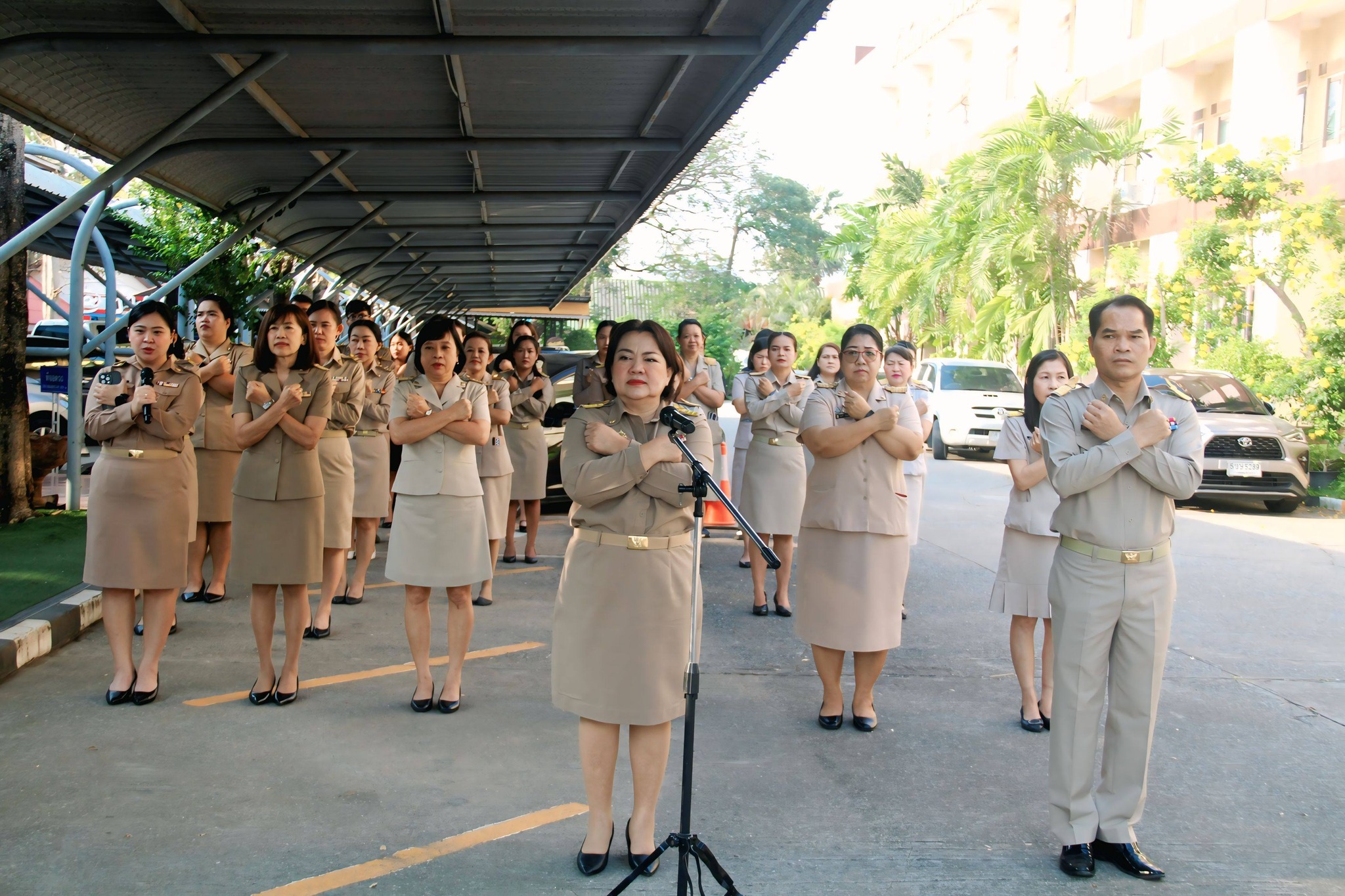 สพป.ฉะเชิงเทรา เขต 1 จัดกิจกรรมเคารพธงชาติ เสริมสร้างวัฒนธรรมองค์กร