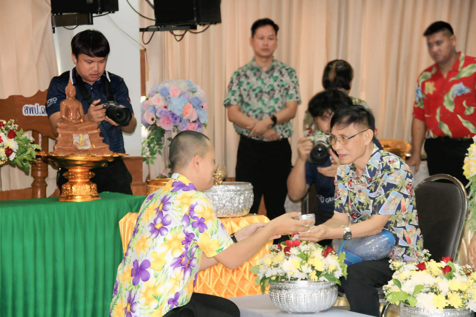สพป.ฉะเชิงเทรา เขต 1 จัดพิธีรดน้ำขอพรผู้อาวุโส สืบสานประเพณีสงกรานต์ ประจำปี 2569